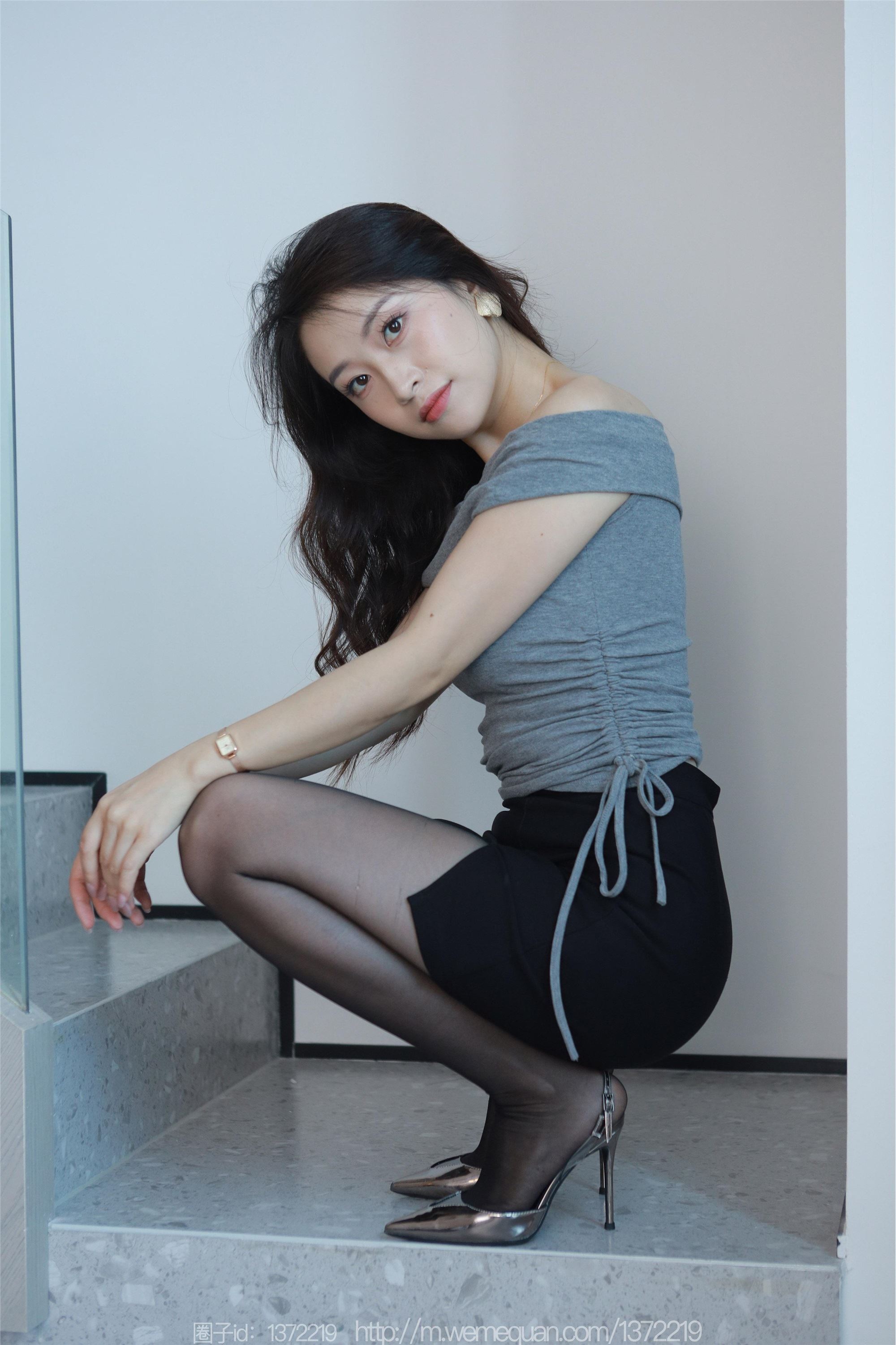 IESS异思趣向  2023.07.31 丝享家 1494 小婕《紧身的包臀裙》